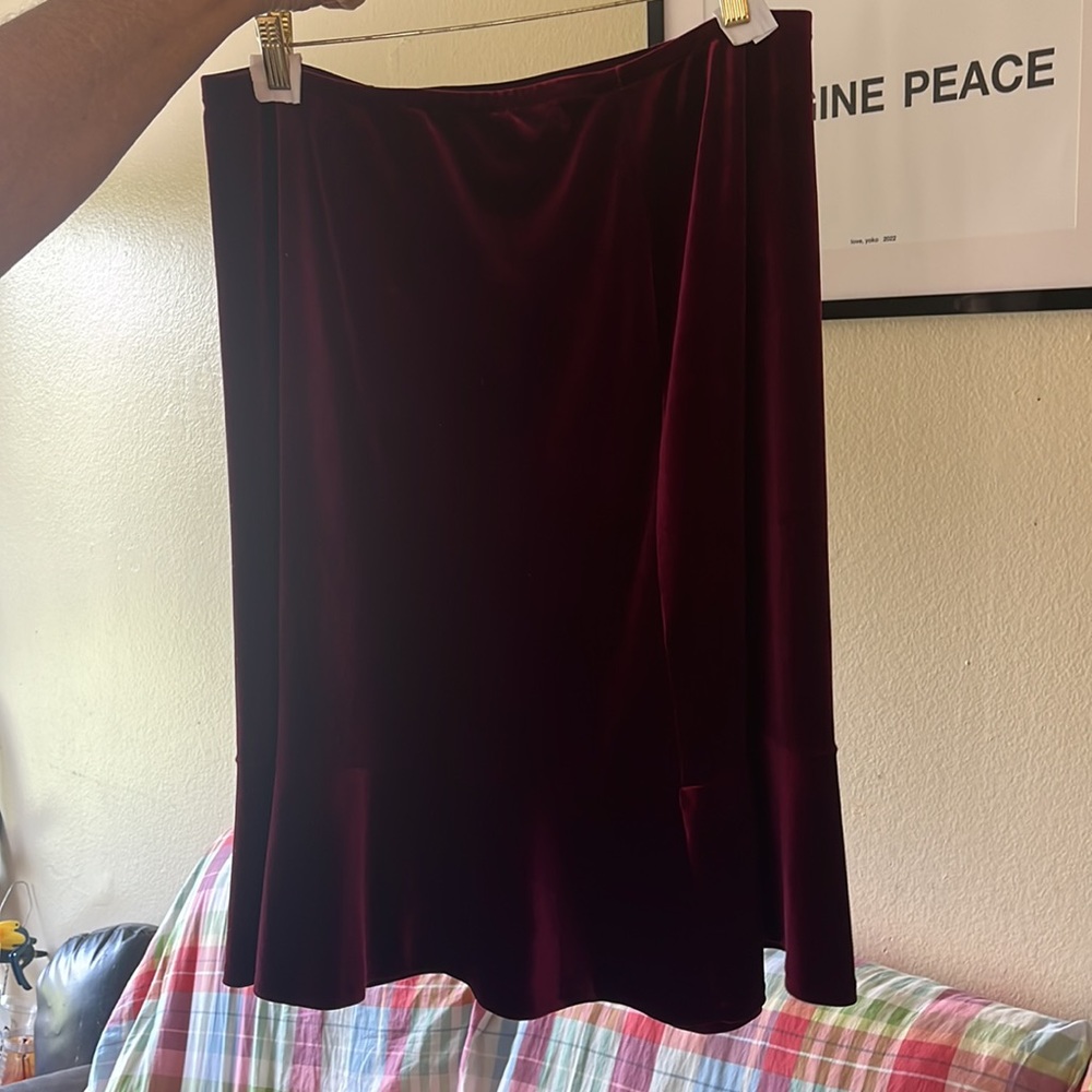 Velvet Burgundy swing midi skirt ONE SOLID COLOR and it’s BURGUNDY 😍
